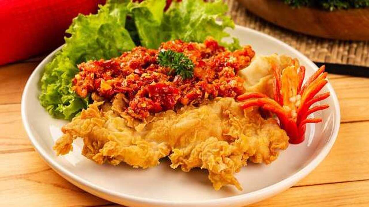Savoring Simplicity: Ayam Geprek Sederhana Mas Jampang in Cilacap's Heart